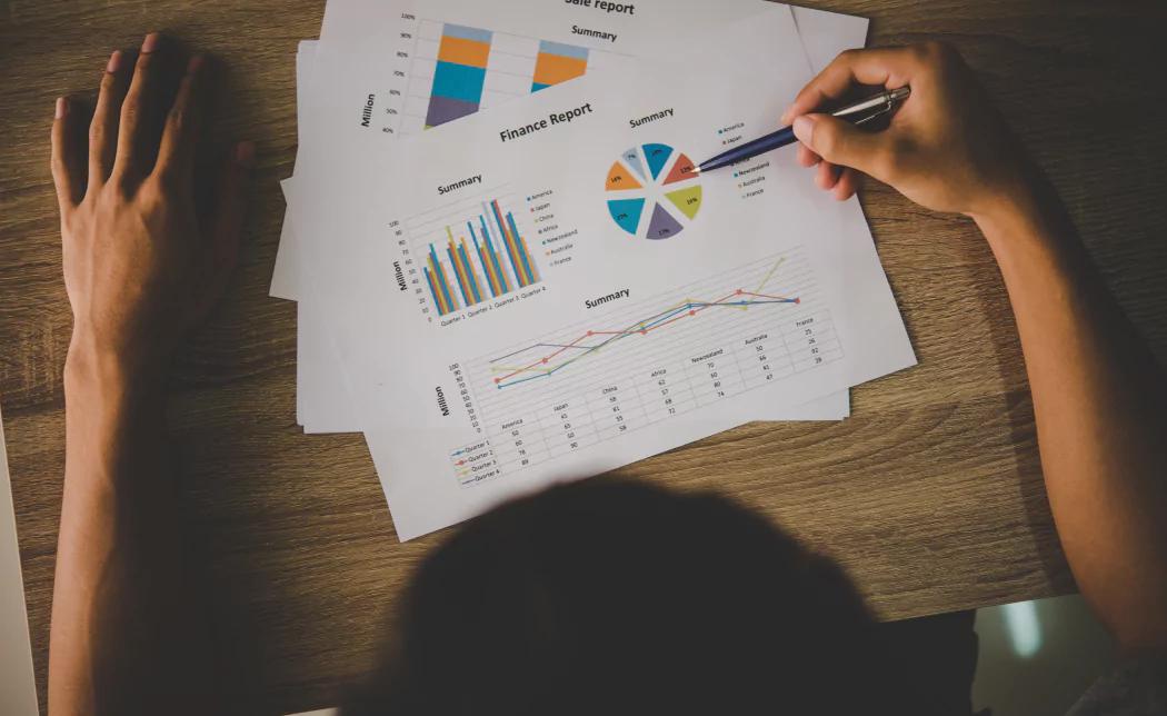Our data analytics solutions experts conduct assessments of your existing data infrastructure, its sources, and its quality. We find gaps and opportunities while ensuring compliance with regularities. 
