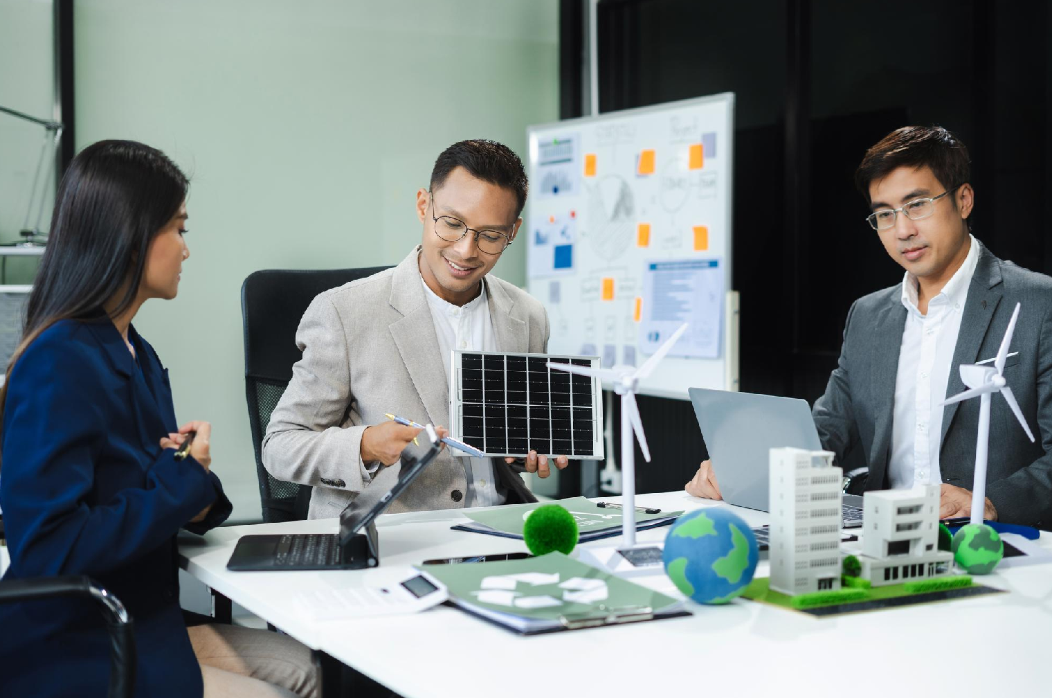 Managed IT Services for Energy and Utilities: Ensuring Reliability and Scalability