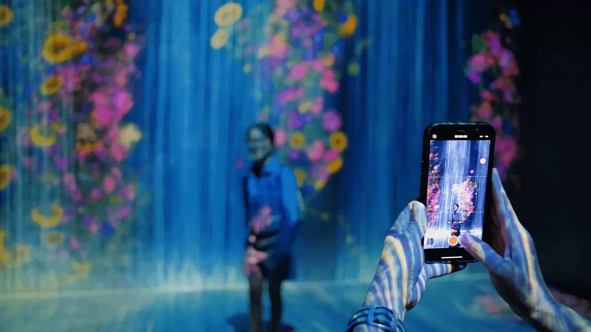 PwC Holo-Selfiee Project – Engaging Employees with Holographic Experiences